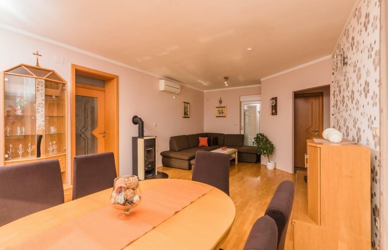 Apartman Klara ซริกเวนิซา ภายนอก รูปภาพ